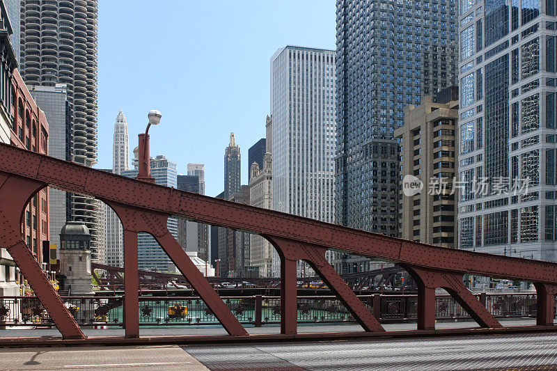 由Bascule Bridge Truss构成的芝加哥河屋